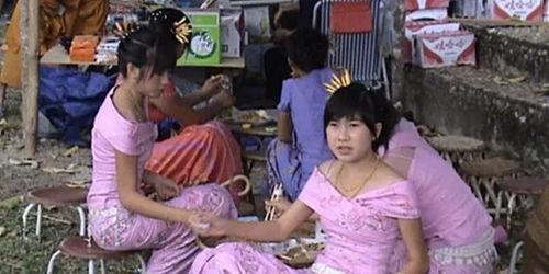 缅甸女孩吃瓜事件真相视频,真相揭露与网络舆论反思