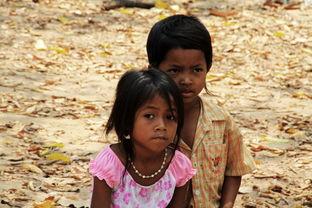 柬埔寨婴儿吃瓜视频播放,萌态十足引网友热议